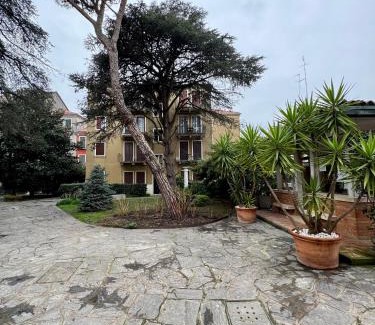 Molina Apartment | GRANDMA MARY Appartamento nel verde con Ascensore Balcone AC Internet Veloce GIUDECCA VENEZIA