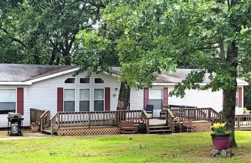 New Eucha House | Grandma's house is roomy inside and out. You'll feel right at home.