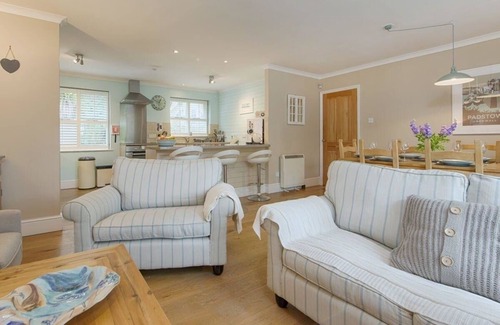 Little Petherick Cottage | GRANDPA DICKSON'S, pet friendly, with a garden in Little Petherick