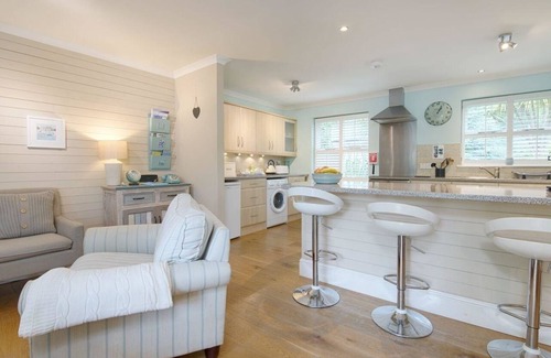 Little Petherick Cottage | GRANDPA DICKSON'S, pet friendly, with a garden in Little Petherick