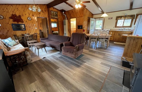 Montreal House | Grandpa Jim's Cabin - Close to The Gile Flowage/On ATV Route