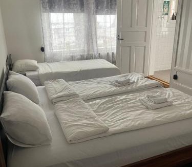 Centrum Bed & Breakfast | GrandStation Restaurant Room