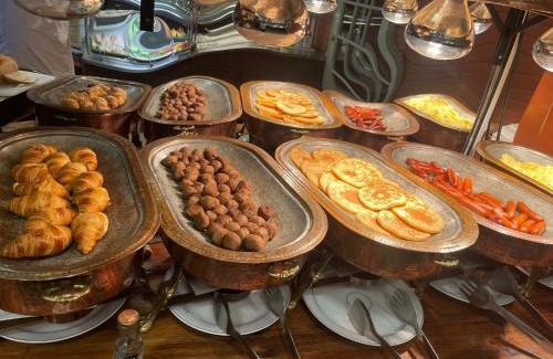 Centrum Bed & Breakfast | GrandStation Restaurant Room