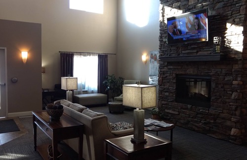 Thief River Falls Hotel | Grandstay Hotel Suites Thief River Falls