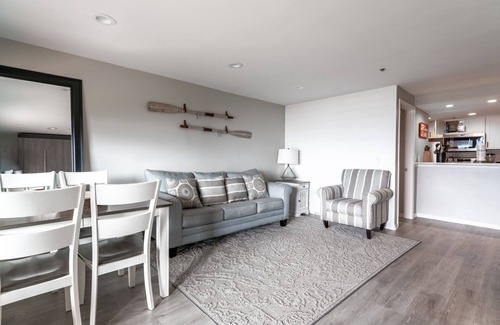 Chelan Condo | GrandView 105 - Luxury Waterfront Condo