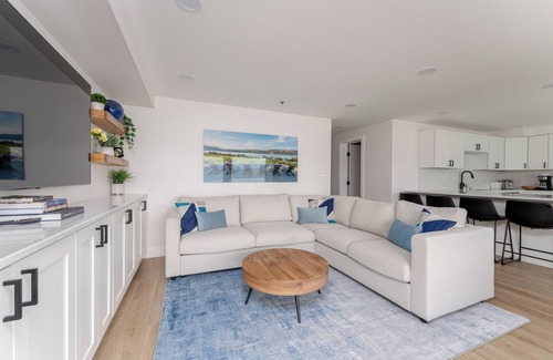 Chelan Condo | GrandView 202 - Luxury 2 Bedroom Waterfront Condo