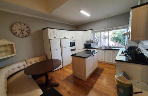 Glenroy House | Grandview House Private 2Bed 2Bath Melb Airport