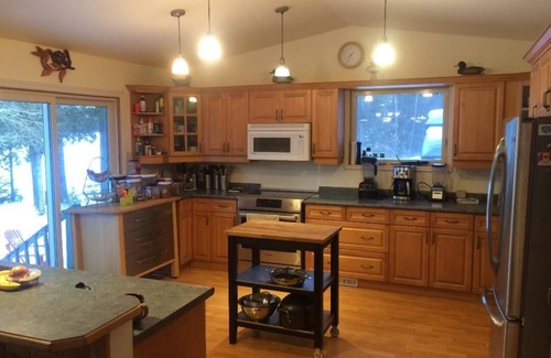 Baysville Cottage | Grandview Lake cottage, July and or AugustnPrivate luxury 500 feet waterfront