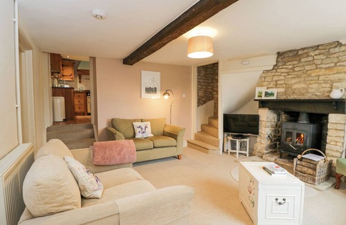 Inchbrook Cottage | GRANGE COTTAGE, family friendly, with open fire in Minchinhampton