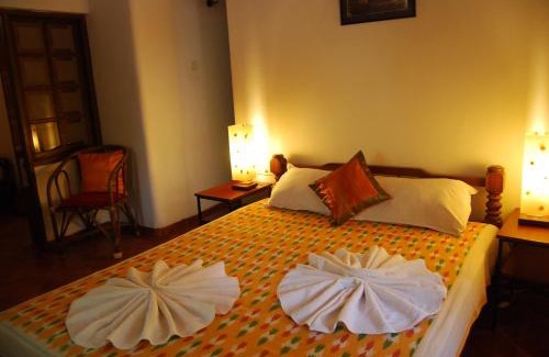 Anjuna Hotel | Granpa's Inn Hotel Bougainvillea