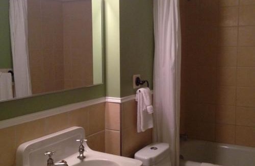 Moose Jaw Hotel | Grant Hall Hotel
