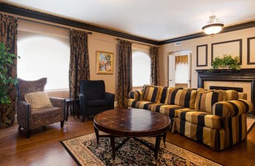 Moose Jaw Hotel | Grant Hall Hotel
