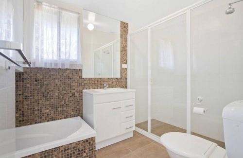 Merimbula Cabin | Grantys House - 3 bedroom option