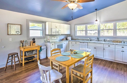 Granville Cottage | 'Granville’s Blue Cottage' Porch & River View!