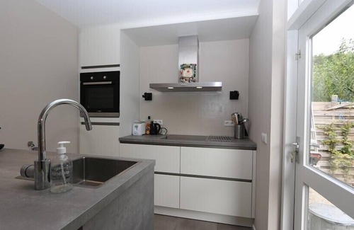 Burgh-Haamstede House | Gravenhof 14 modern bungalow near forest and dune area
