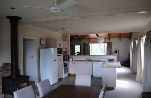 Eden House | Gray Cottage, Eden, New South Wales