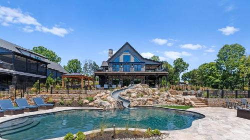 Lake Norman of Catawba House | Gray Fox Lodge by AvantStay WATERSLIDE Pool Theater Sleeps 23