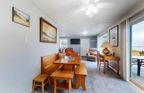 Coos Bay House | Gray Goose Beach Cottage
