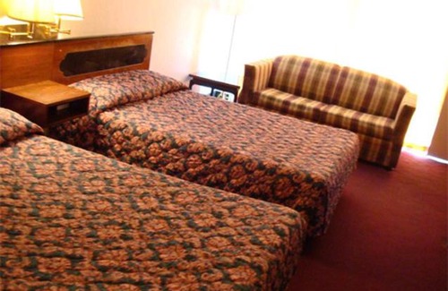 Benton Hotel | Gray Plaza Motel