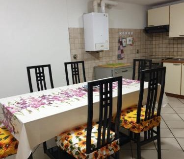 Gorizia Apartment | Grazioso Appartamento, Aria Condizionata "ALLE MURA DEL CASTELLO 1 Stefano e Paola Marchesini"