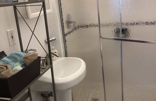 East Flatbush Apartment | Great 2 bedroom 2 bathroom apartment