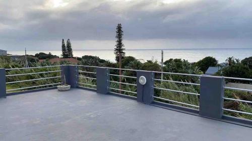Hibberdene House | Great 2 bedroom home 100m from the beach