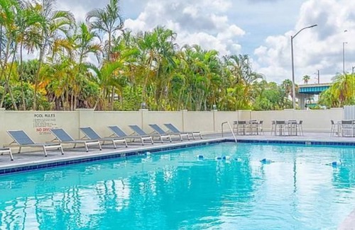 Miami Springs Hotel | Great Choice For Whatever Brings You To Town! Onsite Swimming Pool