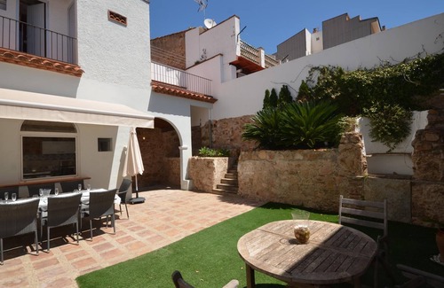 Sant Feliu de Guixols Villa | GREAT COLONIAL HOUSE IN TOWN CENTER