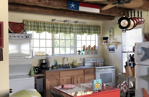 Kennebunk Cottage | Great Couple Get-Away - Pet-Friendly - Small Family Friendly too!