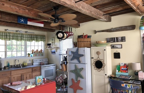 Kennebunk Cottage | Great Couple Get-Away - Pet-Friendly - Small Family Friendly too!