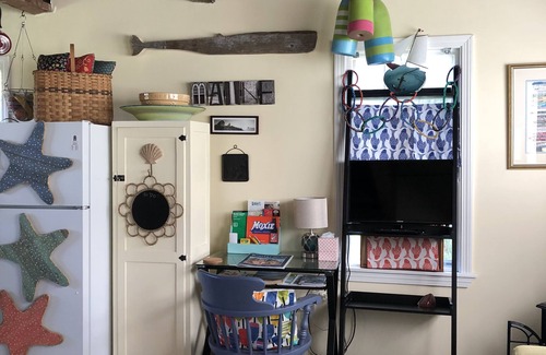 Kennebunk Cottage | Great Couple Get-Away - Pet-Friendly - Small Family Friendly too!