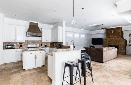 Lower Greenville House | Great Dallas Home, Fantastic for Groups