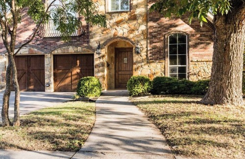 Lower Greenville House | Great Dallas Home, Fantastic for Groups