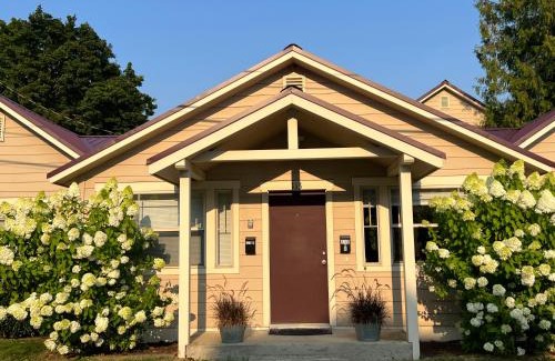 Sandpoint House | Great downtown Sandpoint location!