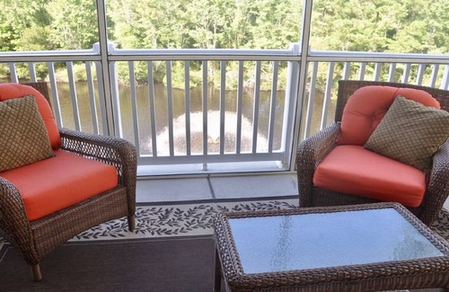 North Litchfield Beach Condo | Great Fall Getaway!
