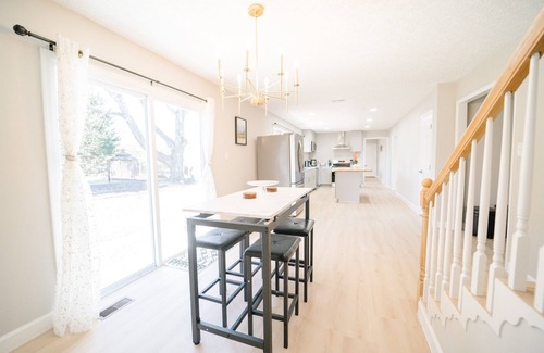 Great Falls House | Great Falls Cozy Getaway: 5BR/2BA Modern Retreat!