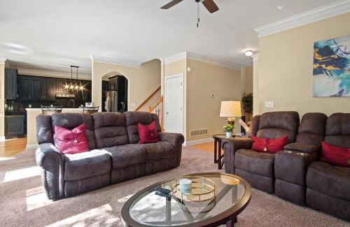 Conyers House | Great Family Home Near Stone Mountain Pk Sleeps 10