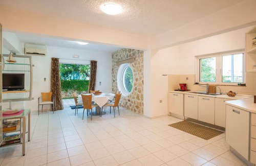Kato Galatas Villa | Great Family Villa/close to sea, shops and town