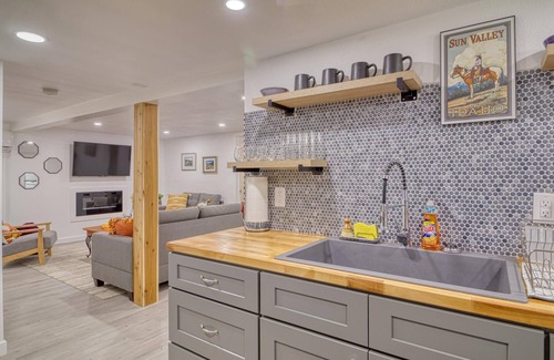 Twin Falls Apartment | Great Find! 2 Bedroom Oasis with Office Setup