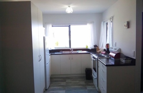 Waimauku House | Great for Family, Private Getaway, Accommodation for Local Events.