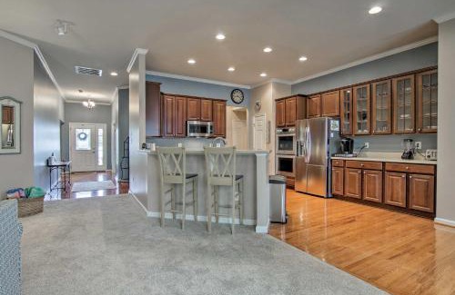 The Commons House | Great for Groups Bayside Resort Home with Patio
