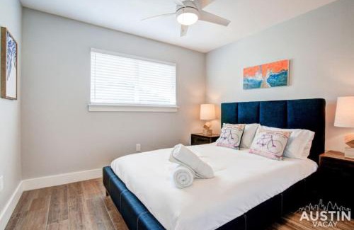 Parker Lane Apartment | Great Group Stay 2 Apts plus 12 Guests and Free Prkg