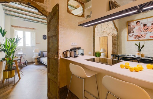 El Raval Apartment | Great historic apartment next to Ramblas. Newly renovated. Daily cleaning!
