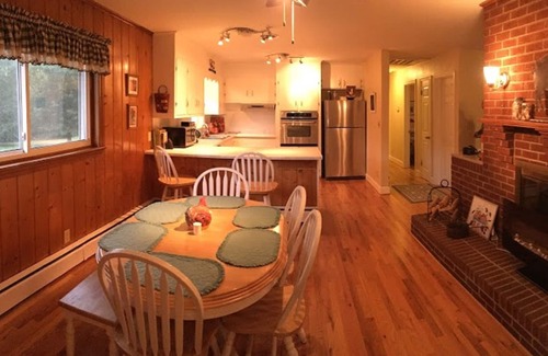 Sedgefield House | Great home close to all Greensboro & High Point Golf/Aquatics/Convention Center