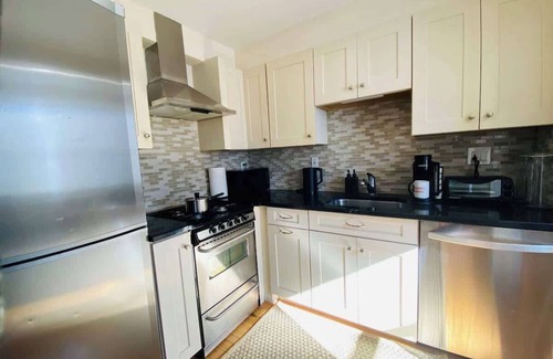 Greenwich Apartment | Great hotel alternative, near Greenwich train stn