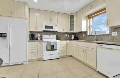 Survey Creek House | Great house with heated pool, full kitchen, and enclosed yard!