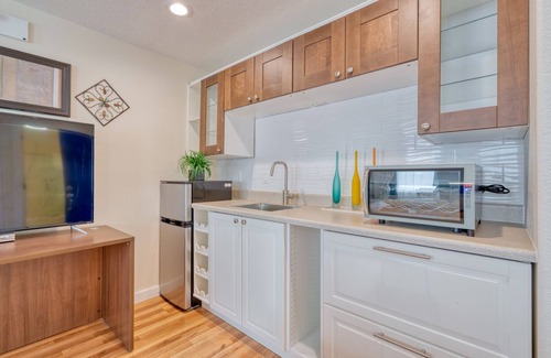 Sellwood-Moreland Apartment | GREAT! King bed, WiFi, parking, Portland ❤️
