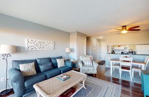 Maple City Apartment | Great Lakes 5