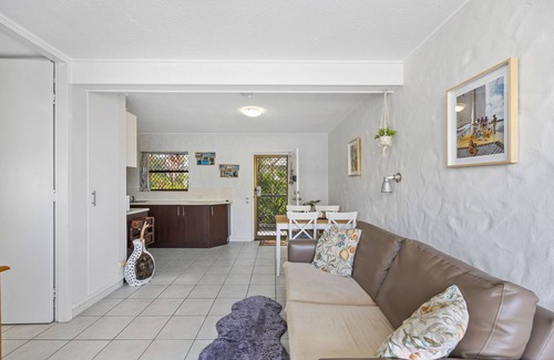 Alexandra Headland Apartment | Great Location 1-Bed with Pool by Mooloolaba Beach