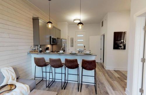 Hadley - Washington House | Great Location 1 Bedroom Sleeps 4